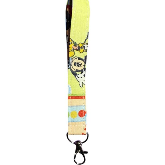 Keychain Wristlet | Key Fob Wristlet | Fabric Keychain | Floral Keychain | - Picture 4 of 10